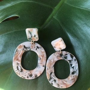 On trend marble pattern earrings